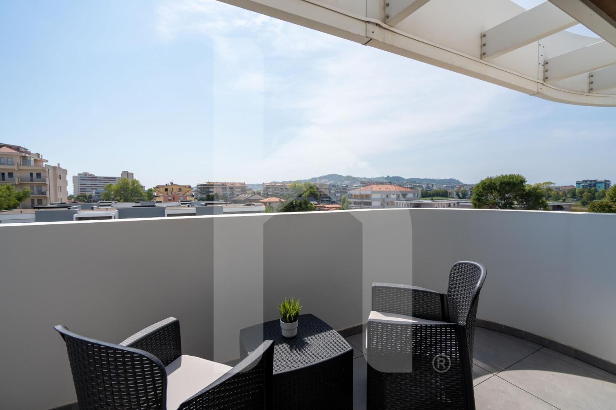 Homiday - Waterfront Montesilvano Exterior photo